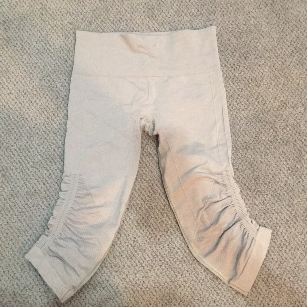 lulu lemon crop leggings size 4 (worn once)